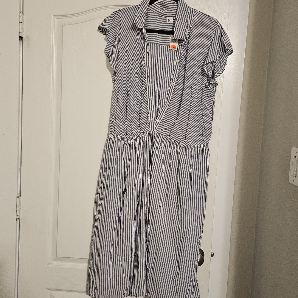 GAP flutter sleeve striped dress. BRAND NEW